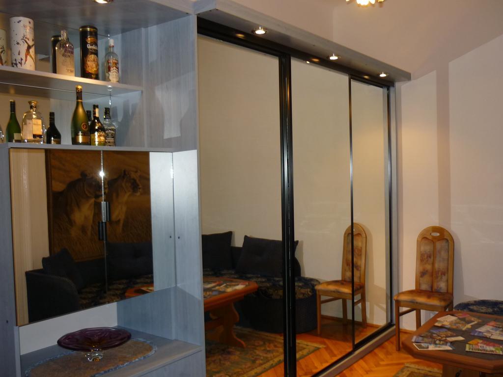 Joe Apartment